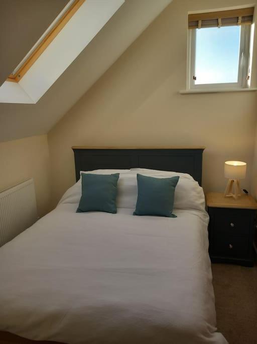 Roomy Penthouse 2 Double Bed Apartment - Spacious - Central Beeston - Free Secure Parking - นอตติงแฮม ภายนอก รูปภาพ